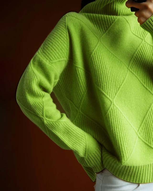 ROSA – Pull à col roulé élégant avec des finitions raffinées